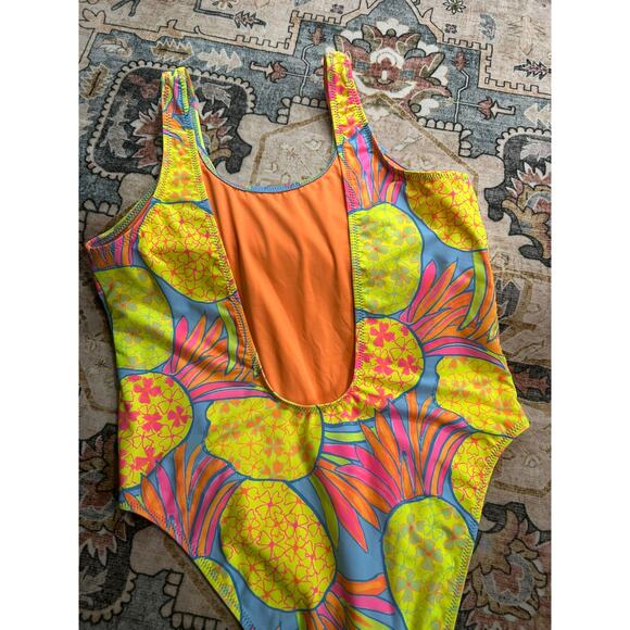 Chubbies One Piece swim suit summer bright color print Size Large - Picture 8 of 9